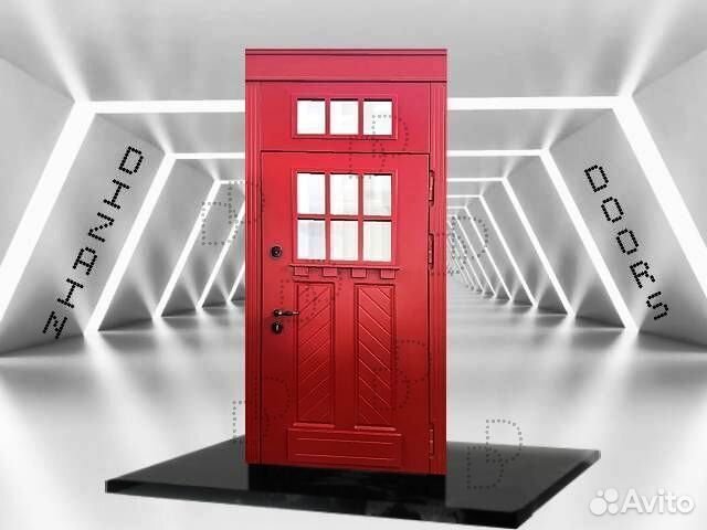 Парадная дверь с багетом и фрамугой