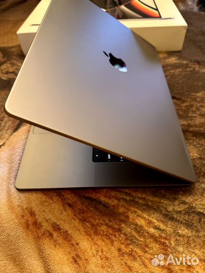 MDM MacBook Pro 16 2021 M1 Max 64GB 1TB 10 циклов