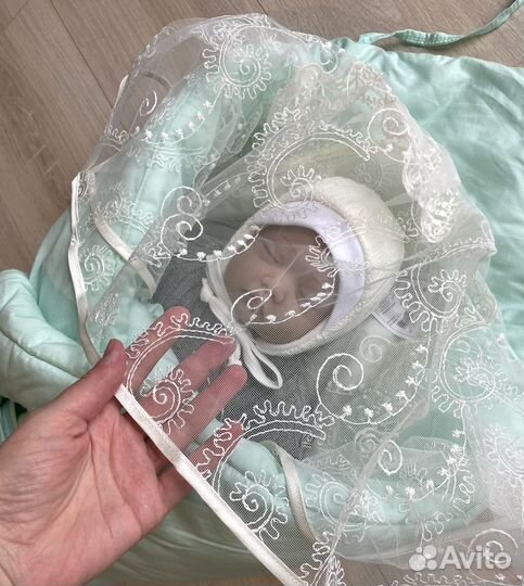 Нарядный кружевной уголок на выписку новые