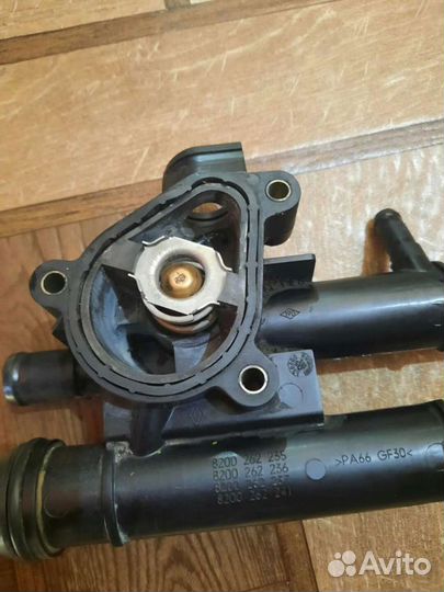 Корпус термостата на Renault Master