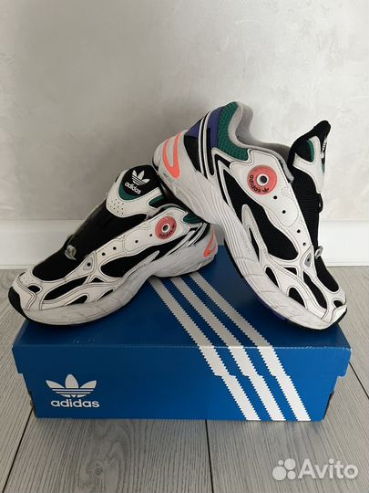 Кроссовки adidas