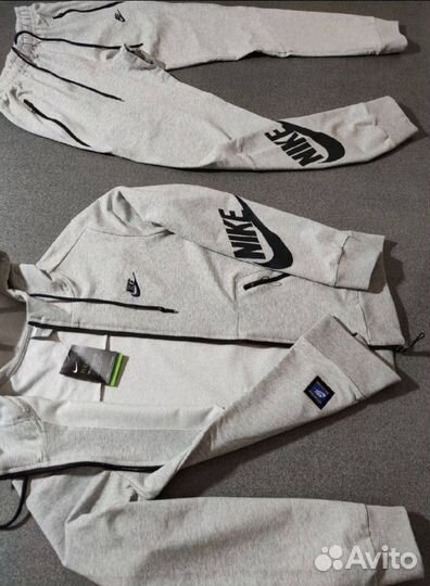 Спортивный костюм