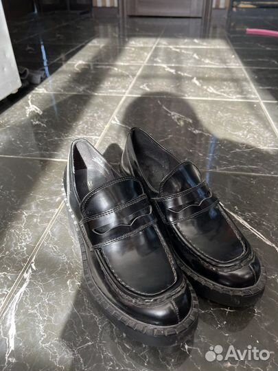 Тефли на платформе