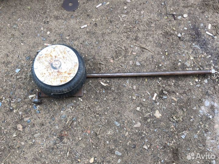 Пневмодомкрат