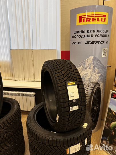 Pirelli Ice Zero FR 245/45 R20 103H