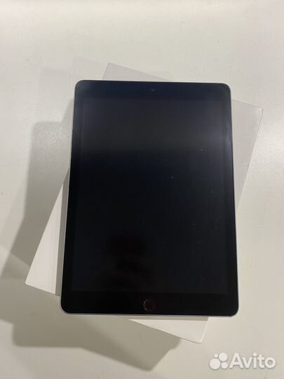 iPad 2018 (6 поколение) 32GB WiFi черный