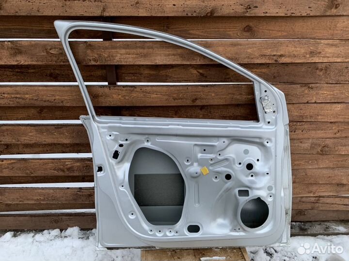 Дверь передняя левая Volkswagen Polo