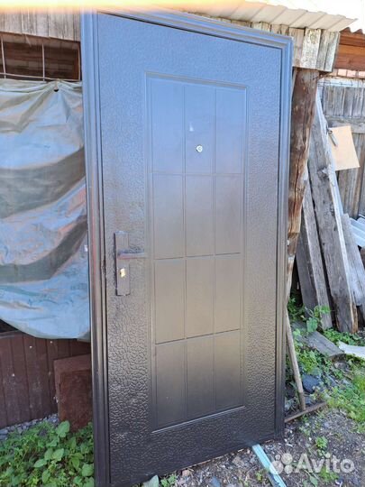 Дверь входная металлическая