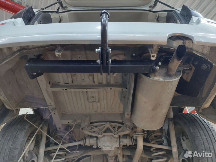 Фаркоп на Тойота Эстима 2000-2006г