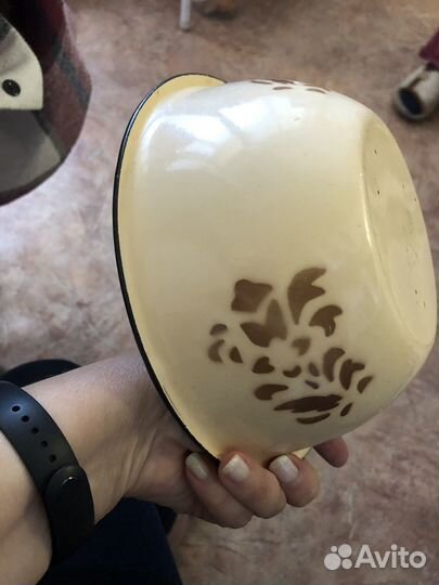 Миски эмалированные, дуршлаг стальной