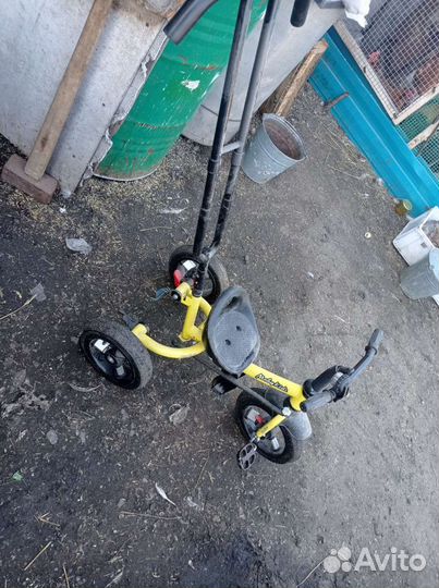 Трехколесный детский велосипед с ручкой бу