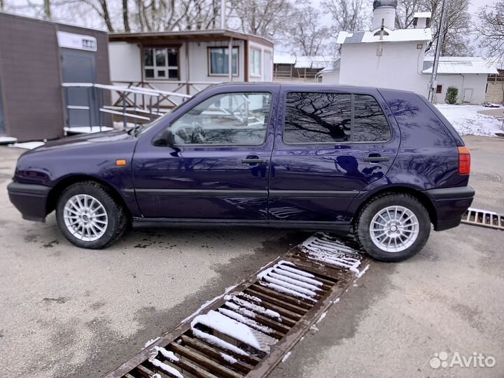 Volkswagen Golf 1.8 МТ, 1997, 170 000 км