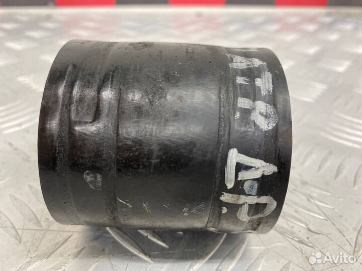 Б/У трубка дроссельной заслонки (патрубок, шланг)