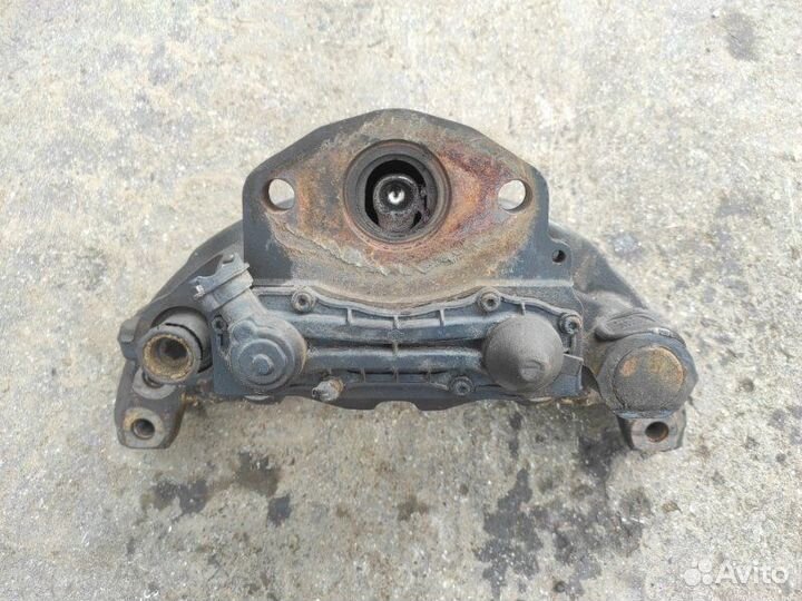 Суппорт тормозной правый Man Tgx