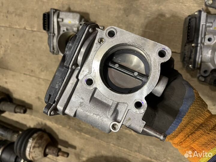 Дроссельная заслонка Toyota Corolla 150