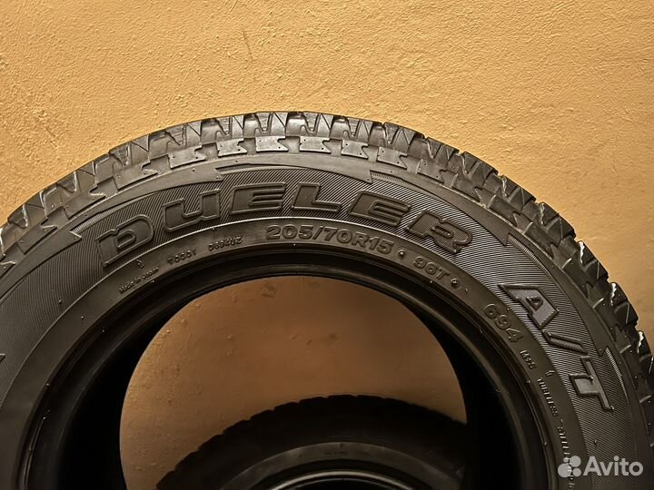 Bridgestone Dueler A/T 205/70 R15 96T