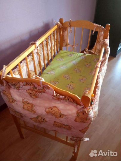 Детская кроватка