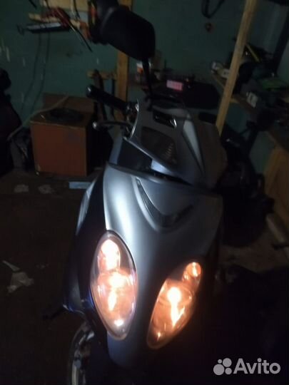 Скутер 150 кубов