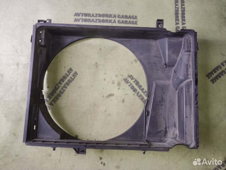 Диффузор радиатора Nissan Elgrand E51 VQ35DE