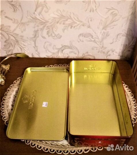 Новые,металлические коробки д\подарков и прочего