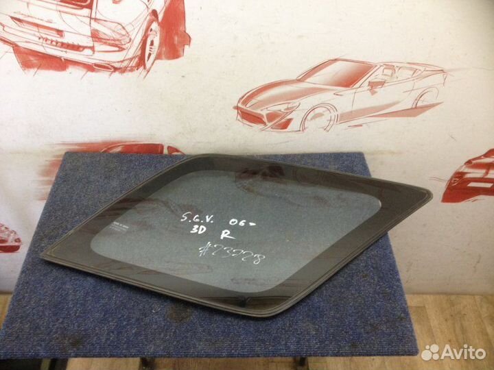 Стекло кузова боковое правое Suzuki Grand Vitara