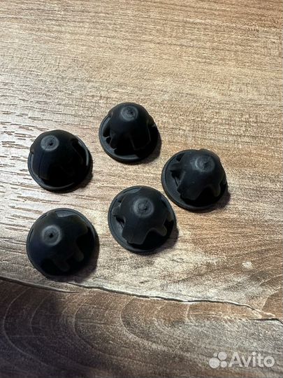 Продам втулка фиксатор,или резиновый буфер на BMW