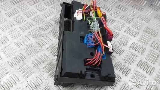 Блок предохранителей BMW X3 E83 (2NN19M101)