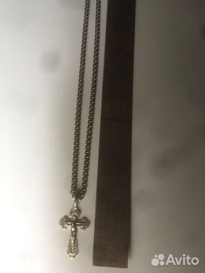 Серебряная цепь с крестом