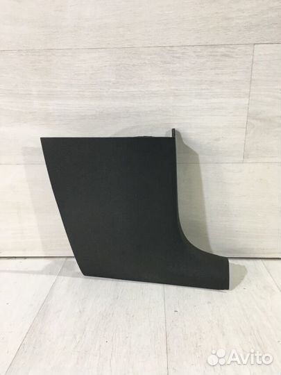 Обивка порога уголок volkswagen polo 5 1.6 мт седа