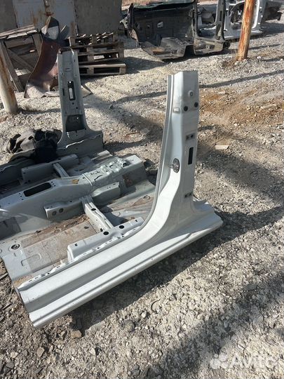 Стойка средняя skoda rapid