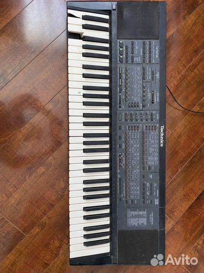 Синтезатор tehnics