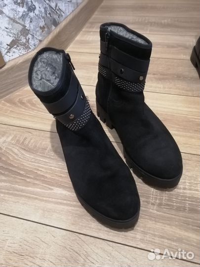 Ботинки женские зимние 38 размера новые