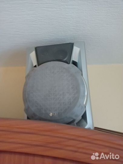 Музыкальный центр LG 90 W с караоке, 2 колонки