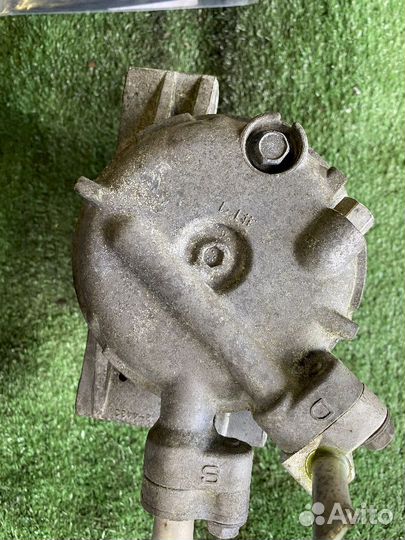 Компрессор кондиционера QR20DE Nissan Serena C24 T