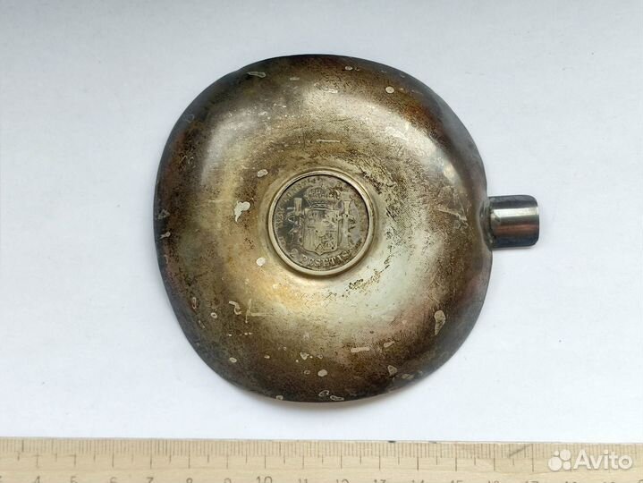 Пепельница старинная с серебряной монетой