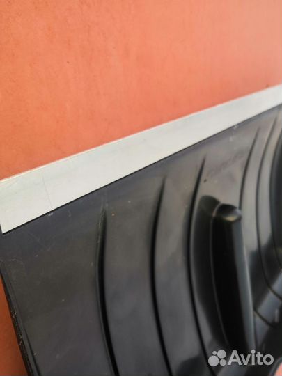 Скрепер для уборки снега Fiskars SnowXpert