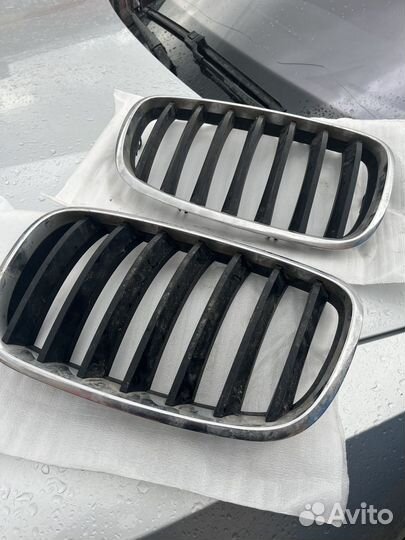 Решетка радиатора(ноздри) bmw x5 e70