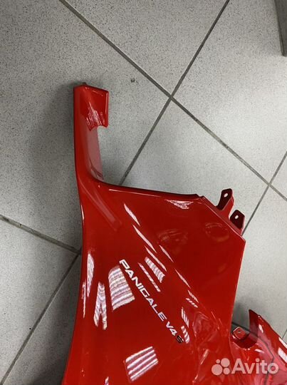 Ducati panigale v4 Пластик боковина oem