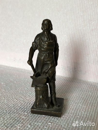 Мини скульптура Петр l