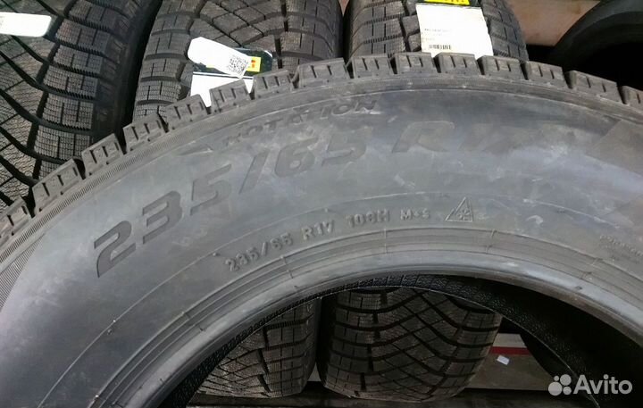 Pirelli Ice Zero FR SUV 235/65 R17 108H
