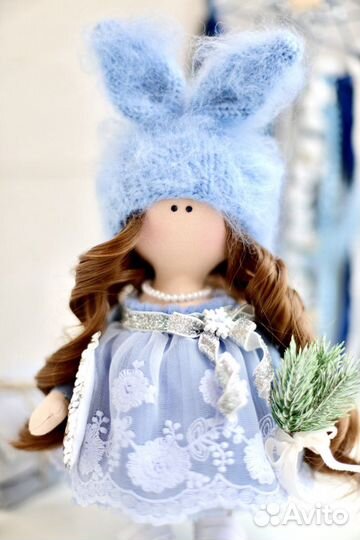 Текстильная кукла зайка в голубом платье. Тильда