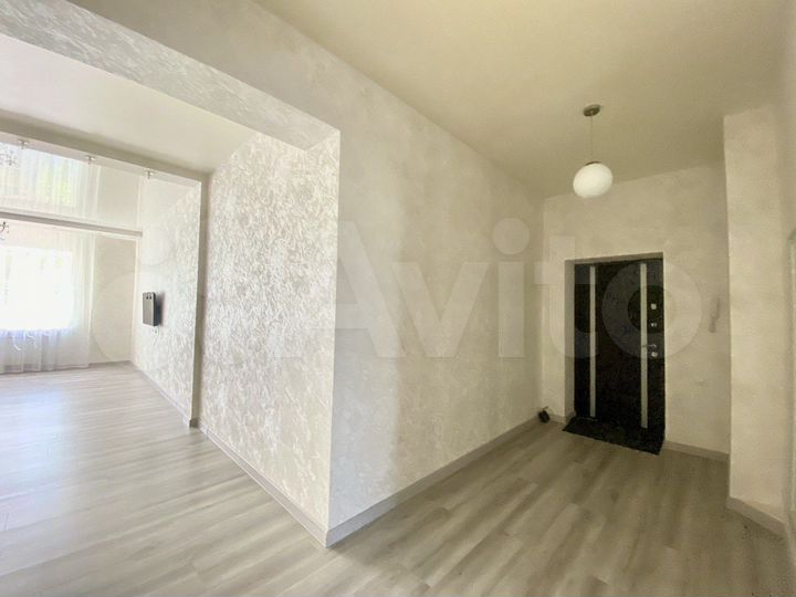 2-к. квартира, 71 м², 1/5 эт.