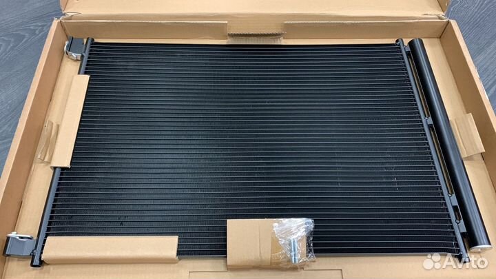 Радиатор кондиционера A0995000454 mahle