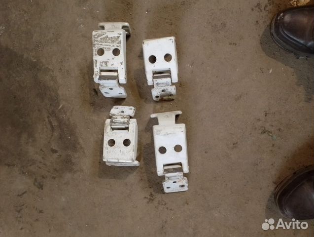 Петли от задних дверей Mersedes Benz Sprinter