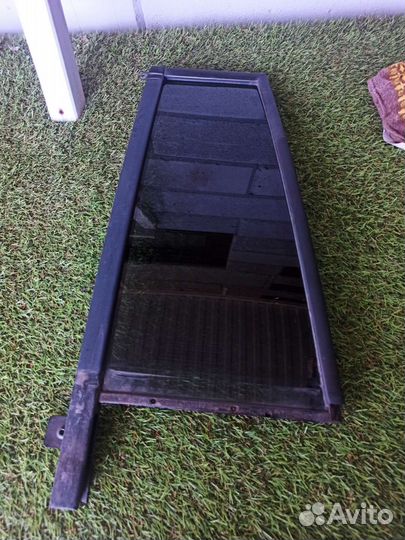 Задняя левая форточка jeep grand cherokee zj