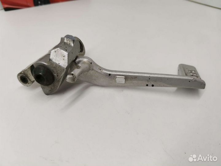 Лапка заднего тормоза