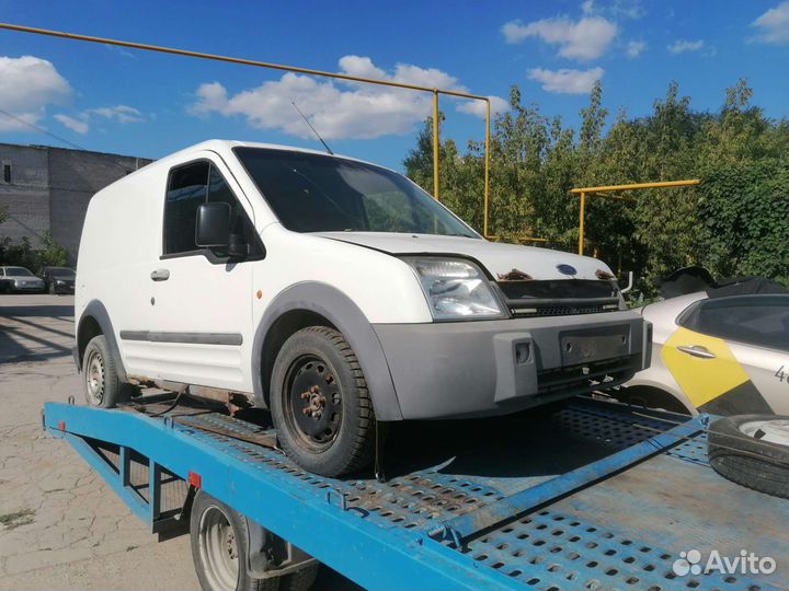 В разборе Ford Transit Connect 1.8 Di МКПП 2003год