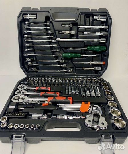 Набор ключей в чемодане на 121 предмет в