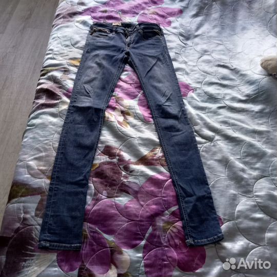 Джинсы женские