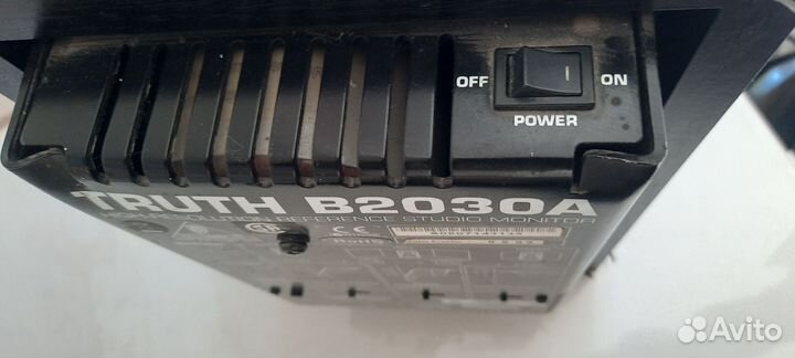 Студийные мониторы Behringer Truth B2030A
